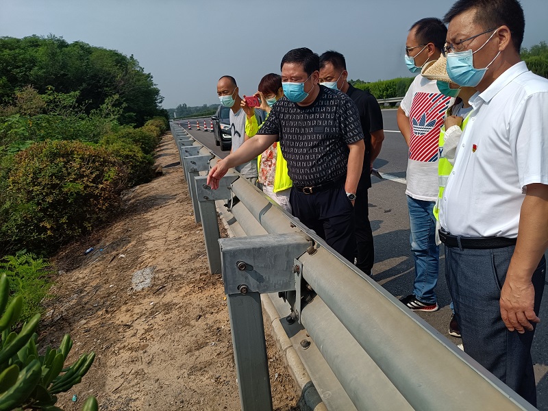 1628070189886.jpg 交投华体huati(中国)副总工程师王辉一行到郑云高速检查指导工作.jpg