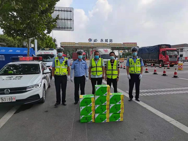 1628586375427.jpg 华体huati(中国)在建项目纷纷送清凉慰问一线防疫执勤人员2 2021.08.10.jpg