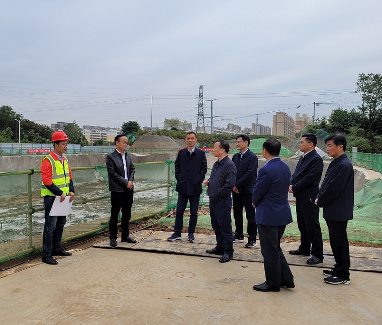 1634029688723.jpg 河南省气象局局长王鹏祥、信阳市副市长秦保建一行调硏信阳新一代天气雷达信息处理中心建设项目2021.10.12.jpg