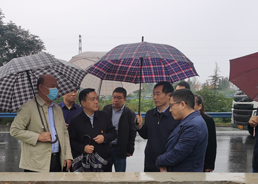 河南省交通运输发展华体huati（中国）有限公司尹如军董事长到ZZGZ-3标莅临指导工作.jpg