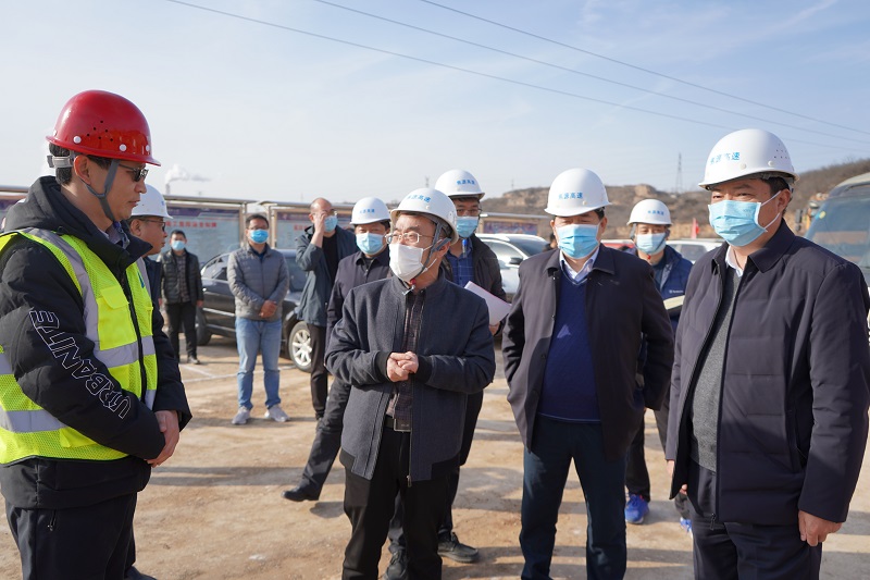1646125087121.jpg 焦作市副市长宗家桢到沿太行高速焦济段1标调研项目开工建设情况.jpg
