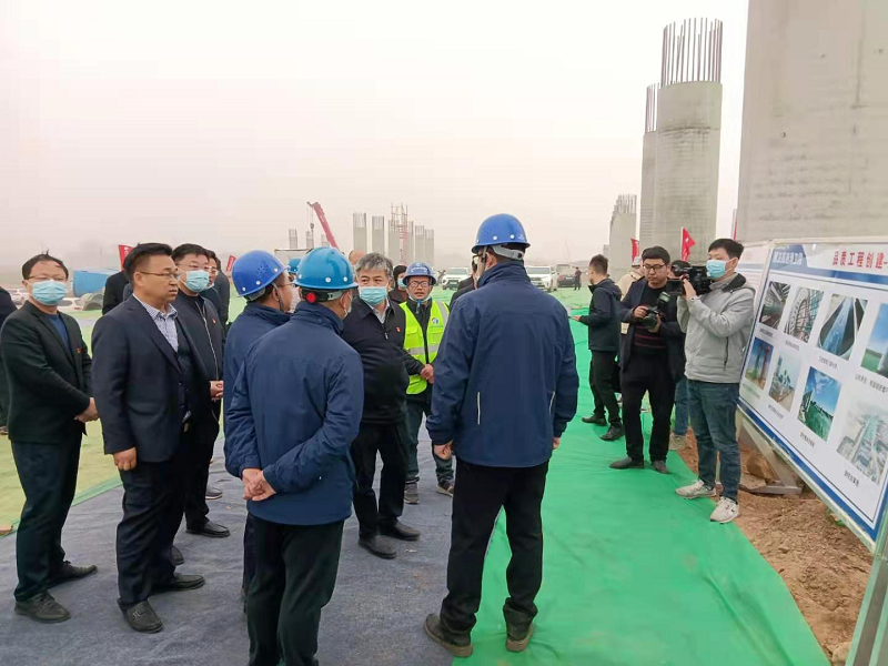 1647420754627.png 滑县县委书记陈忠到安罗高速省界至原阳段3标开展调研.png