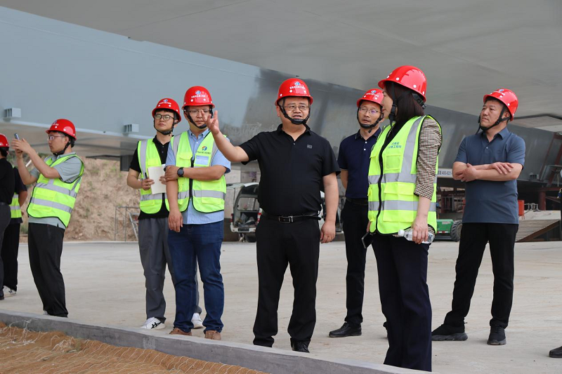 欧洲自然科学院外籍院士李伟华教授团队一行参观焦平高速黄河桥项目并开展交流座谈 (1).png